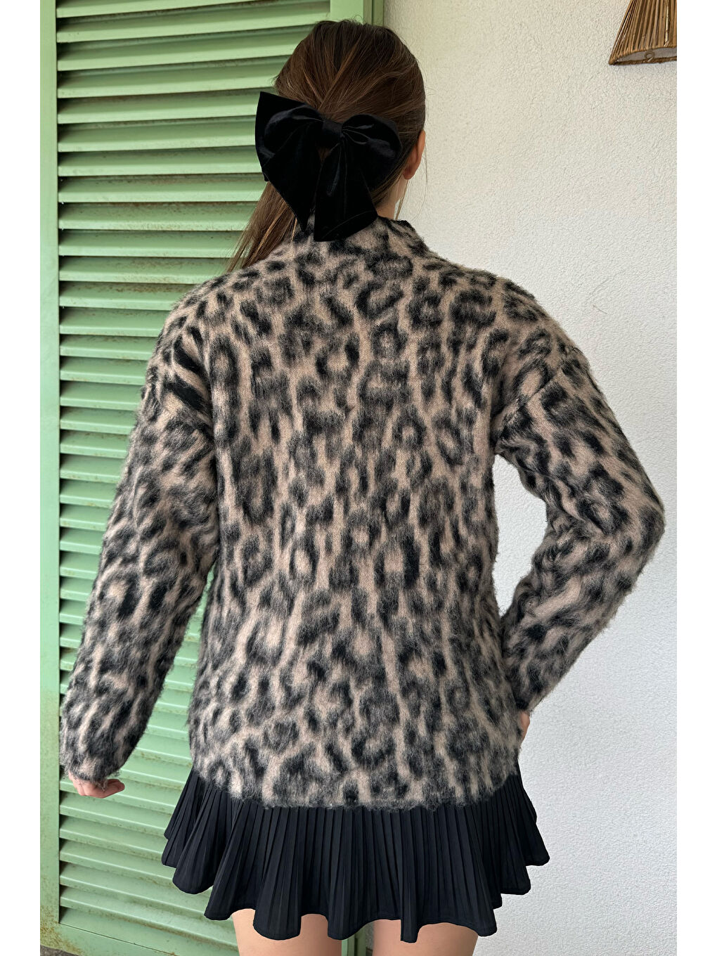 Siyah Kadın Leopar Desenli Sakallı Triko Kazak-3