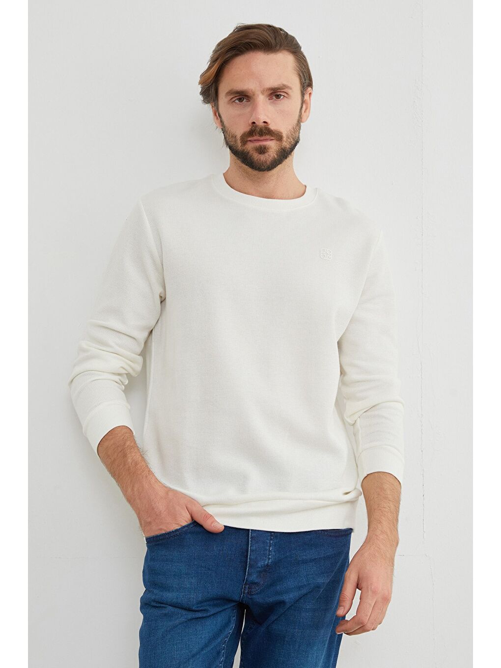 Ekru Kabartma Baskılı Bisiklet Yaka Kazak-4