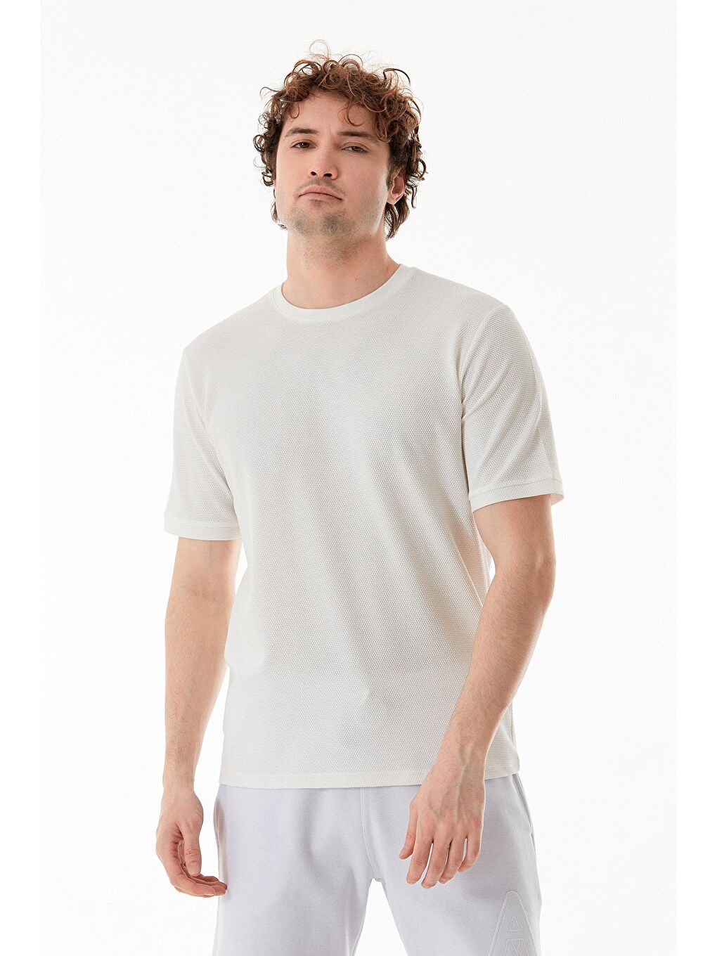 Ekru Petek Kumaş Bisiklet Yaka Tişört