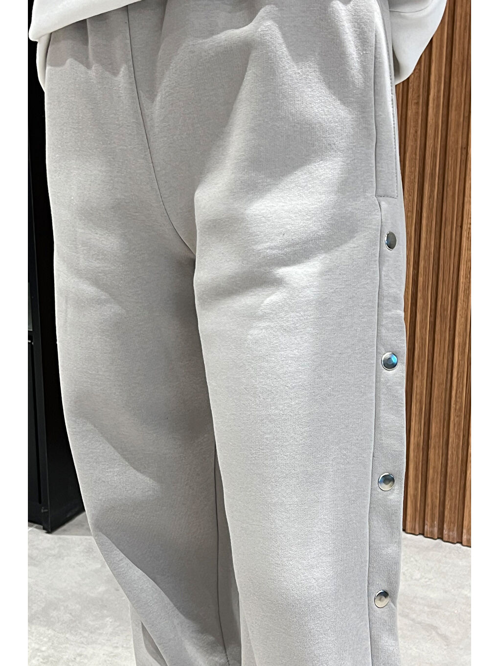 Gri Kadın Kapalı Çıtçıt Detaylı Palazzo Eşofman Altı-3