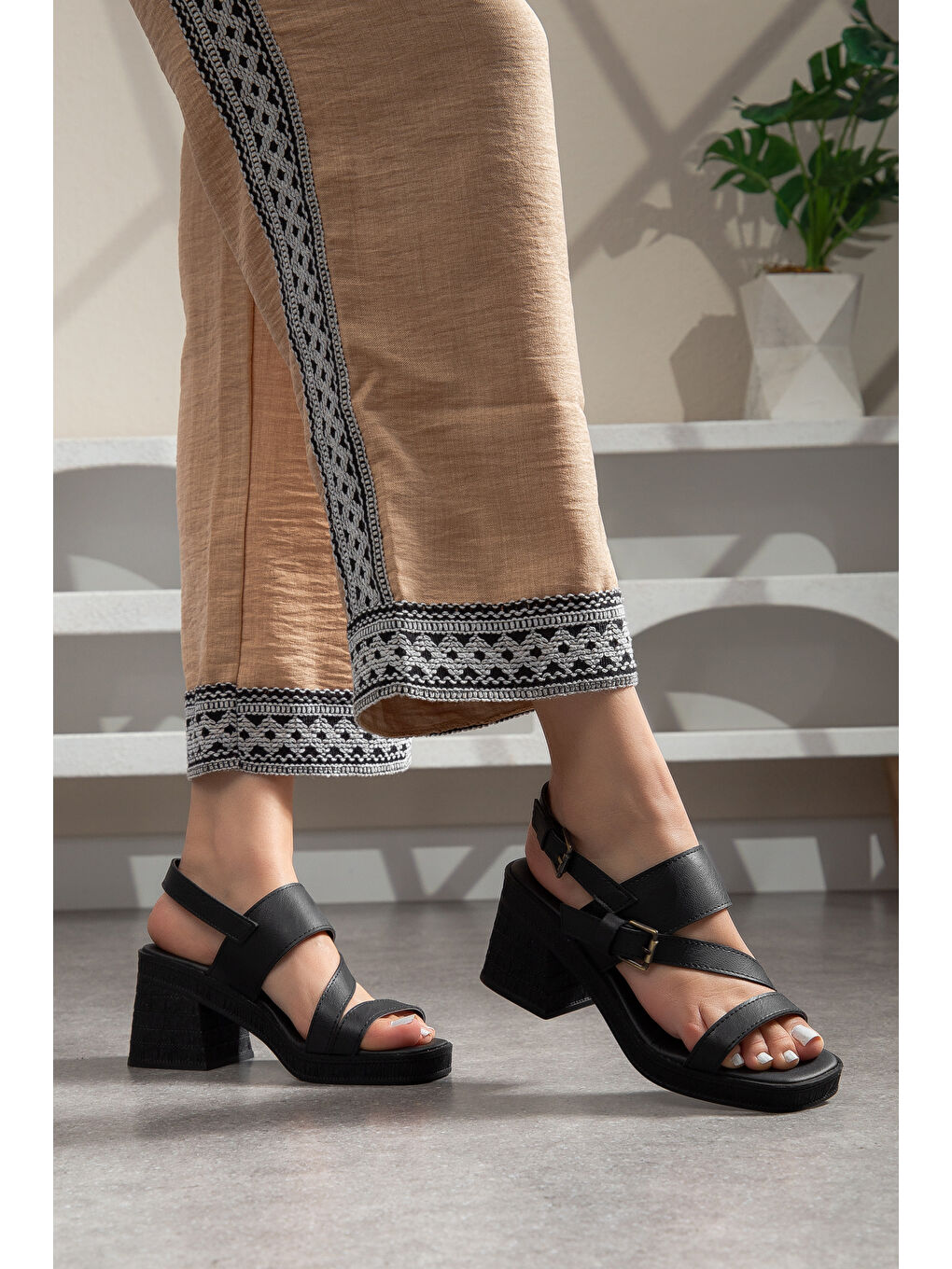 Siyah Loske Günlük Ortopedik Klasik Topuklu Kadın Ayakkabı-3