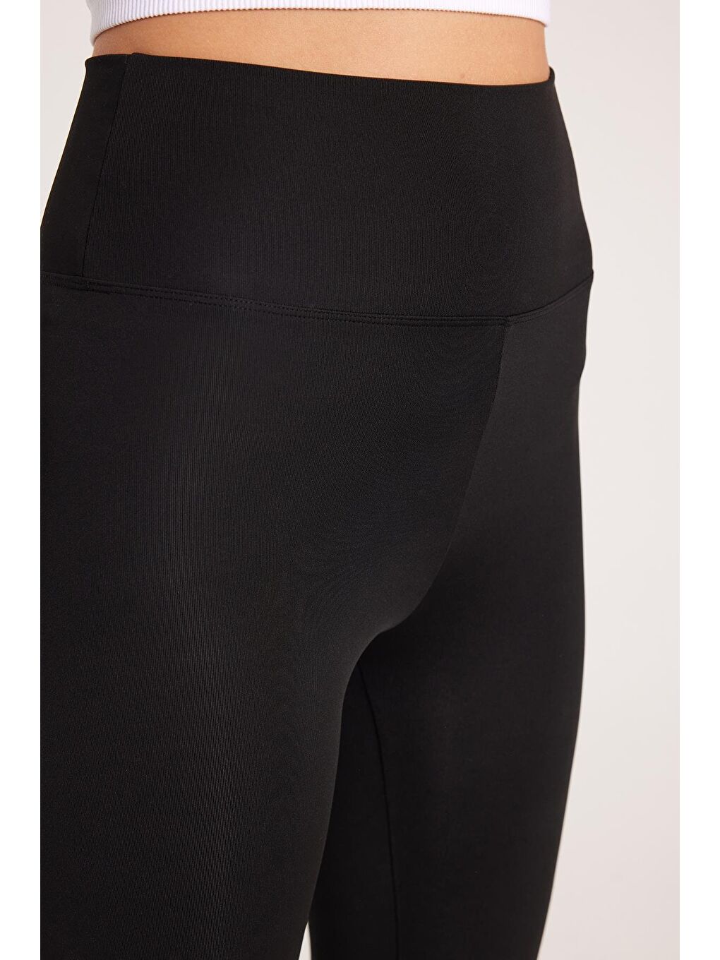 Kadın Slim Fit Dar Kesim Scuba Kumaş Beli Lastikli Siyah Tayt-2