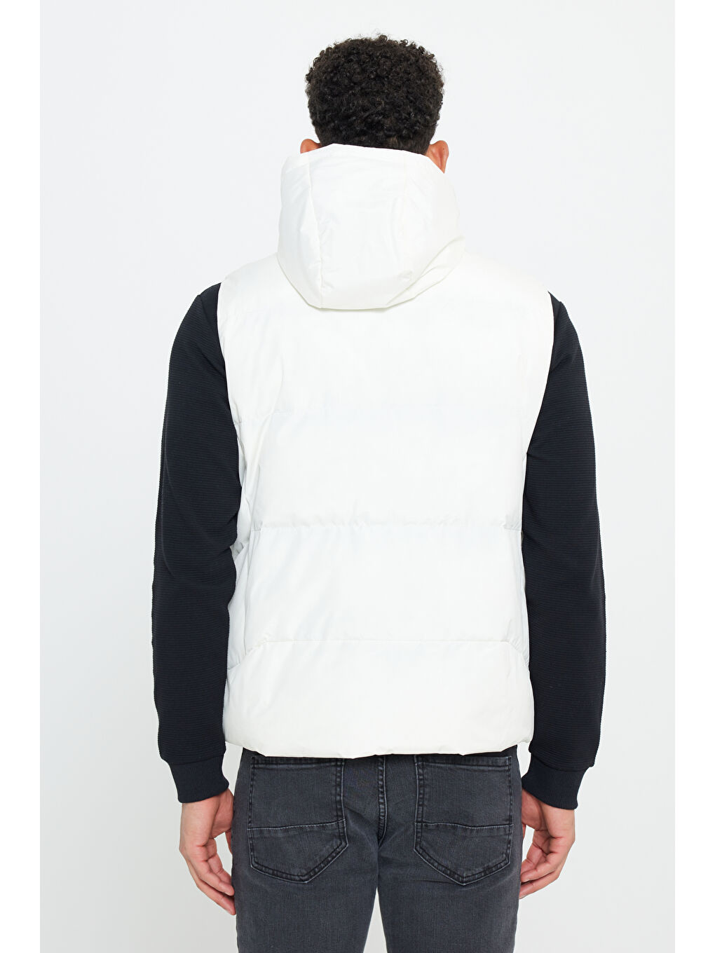 Erkek Ekru Standart Fit Normal Kesim Kapüşonlu Yelek-4