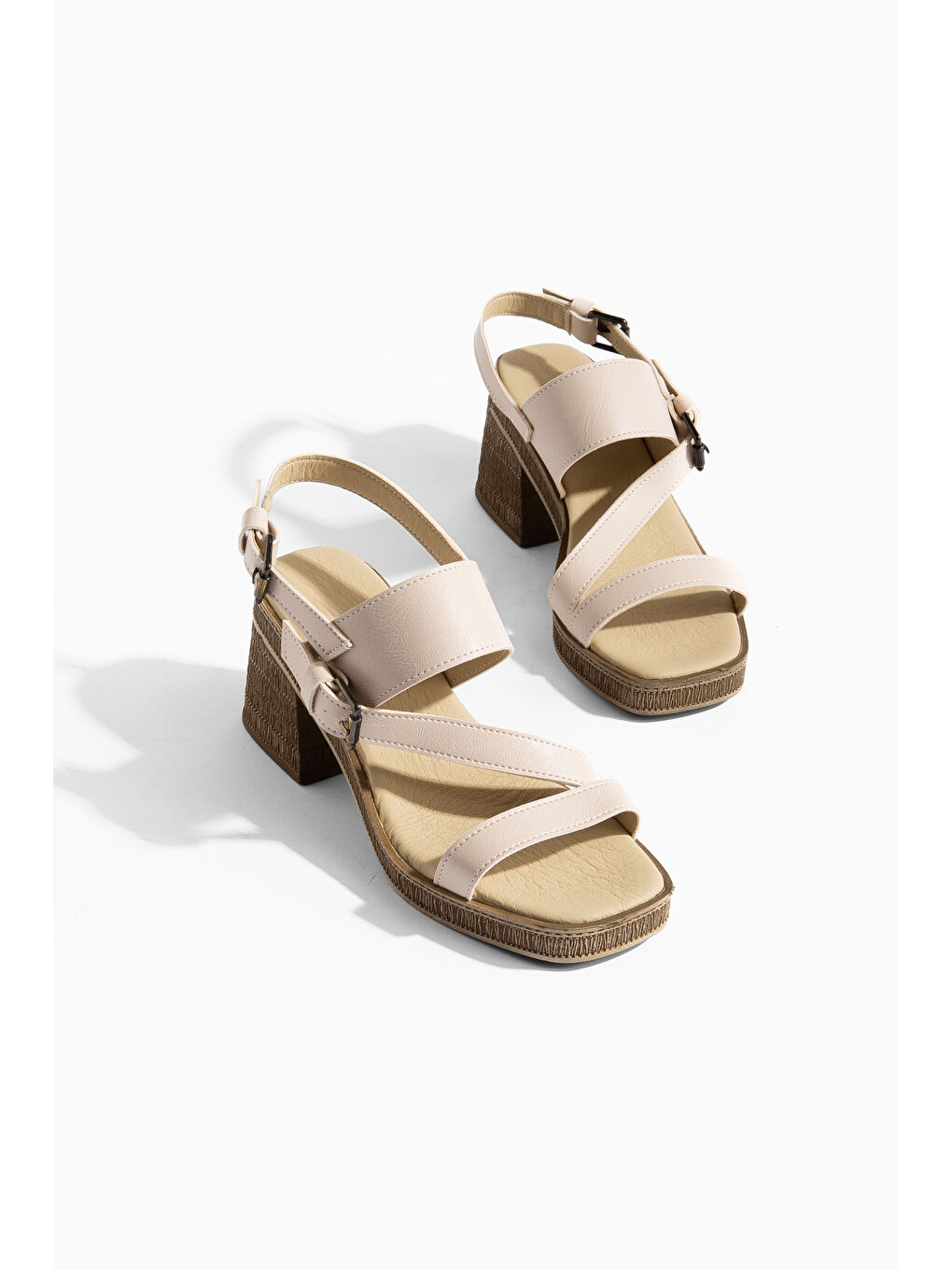 Bej Loske Günlük Ortopedik Klasik Topuklu Kadın Ayakkabı