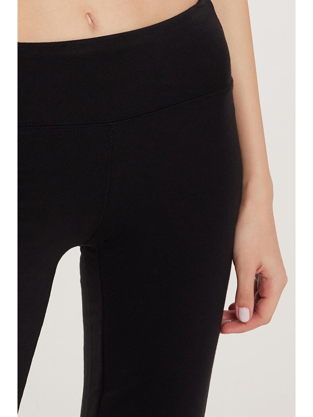 Kadın Modal Kumaş Slim Fit Dar Kesim Beli Lastikli İspanyol Paça Siyah Tayt-1