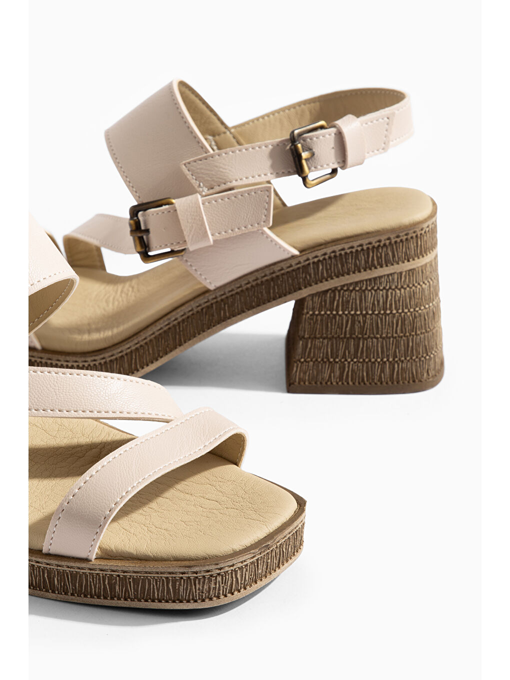 Bej Loske Günlük Ortopedik Klasik Topuklu Kadın Ayakkabı-1