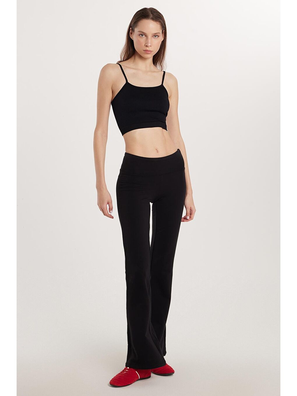 Kadın Modal Kumaş Slim Fit Dar Kesim Beli Lastikli İspanyol Paça Siyah Tayt-3