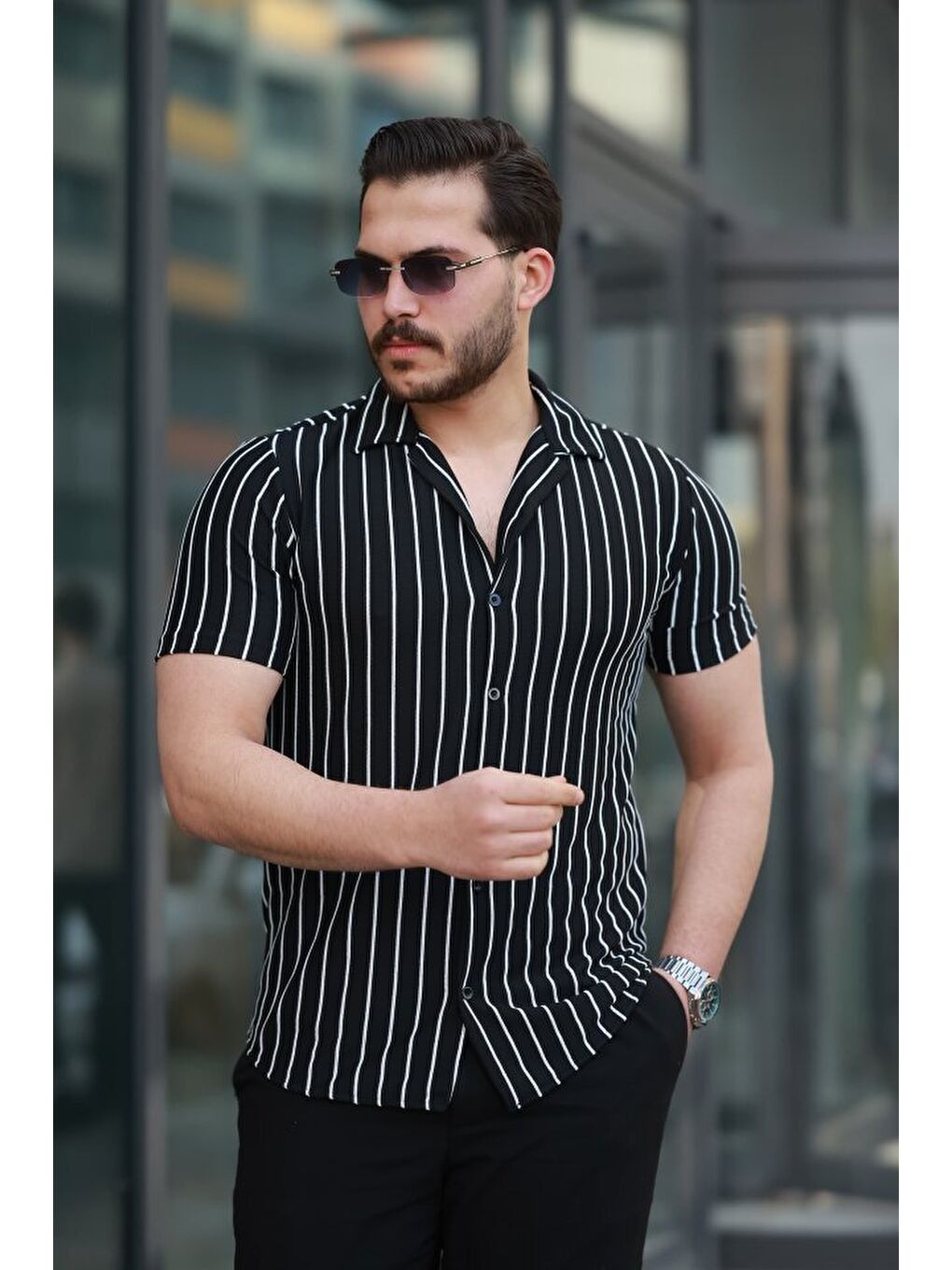 Siyah Erkek Kısa Kollu Beyaz çizgi Desenli örme Kumaş Pamuklu Gömlek