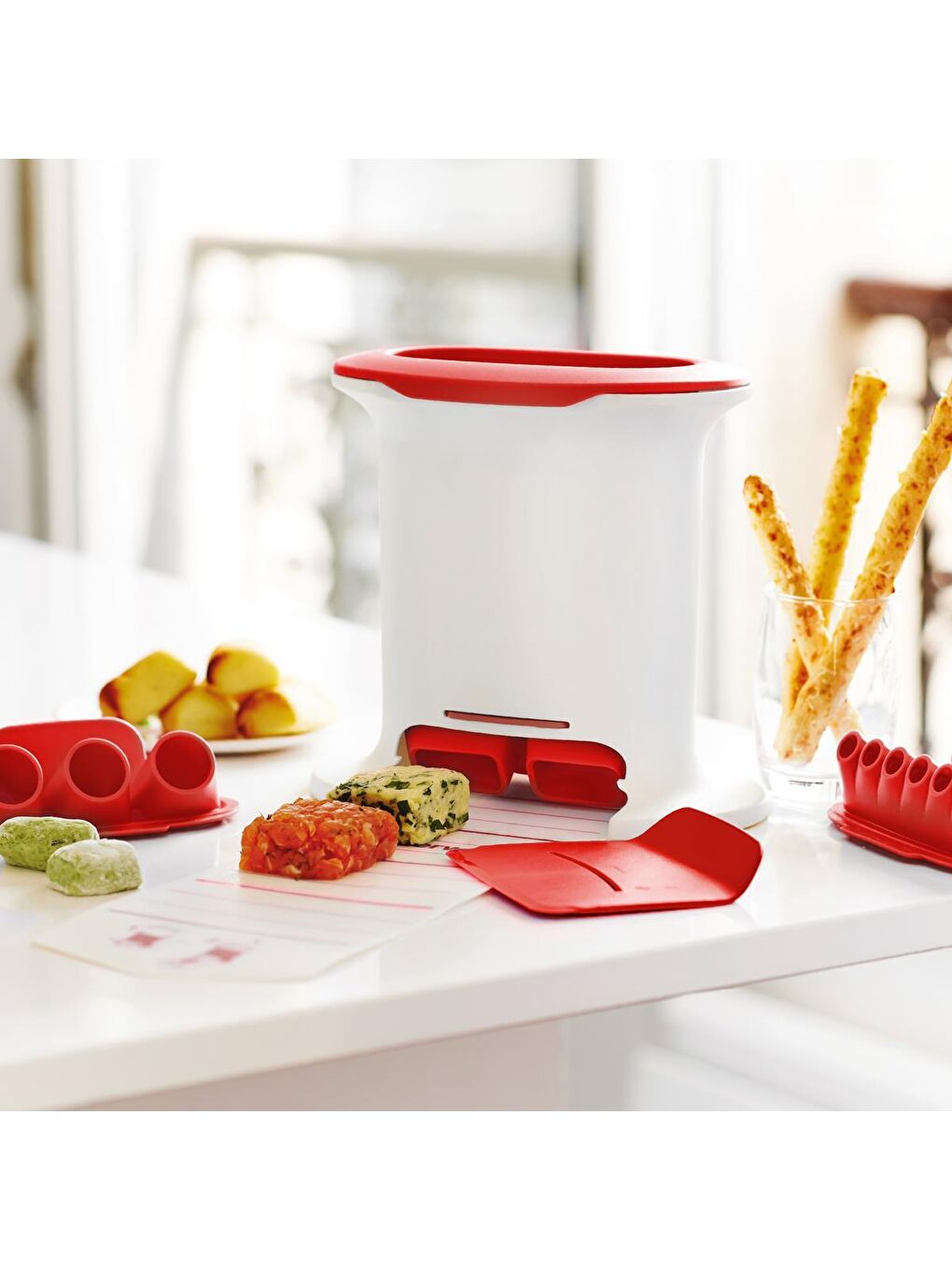 Tupperware Kırmızı Hamur Şekillendirici