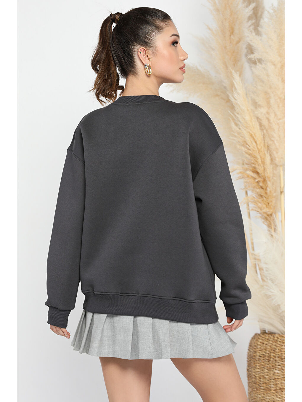 Gri Fermuar Detaylı Aplikeli Kadın Sweatshirt-2