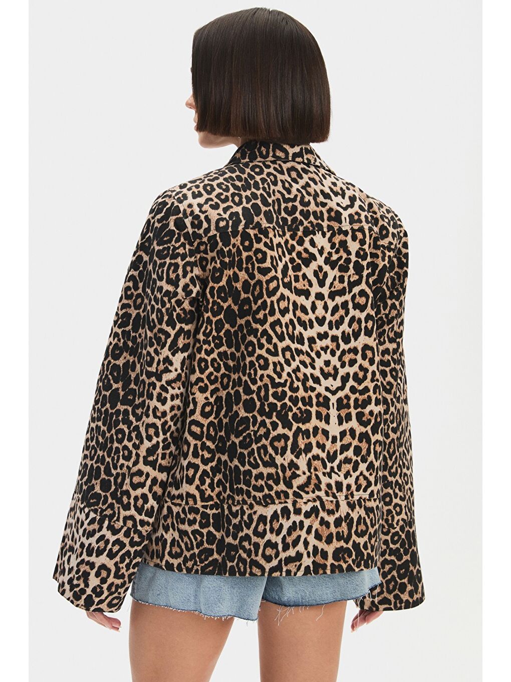 Bej Kadın Gömlek Yaka Leopar Desenli Ceket-3