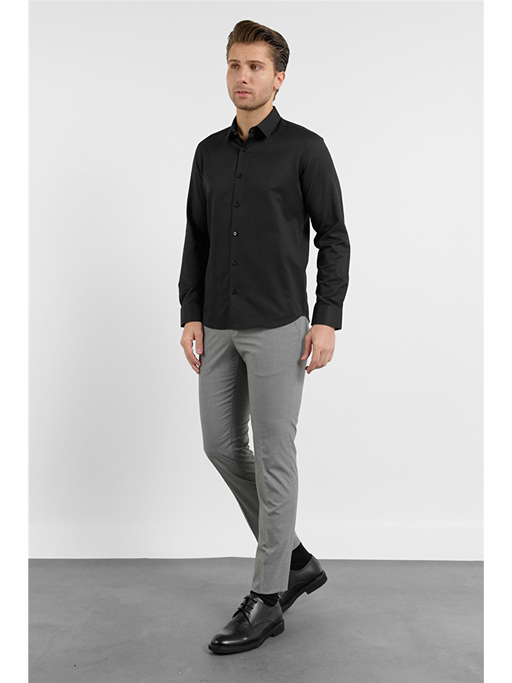 Siyah Kendinden Desenli Sert Yaka Uzun Kol Cepsiz Slim Fit Pamuklu Gömlek 1004255283-1