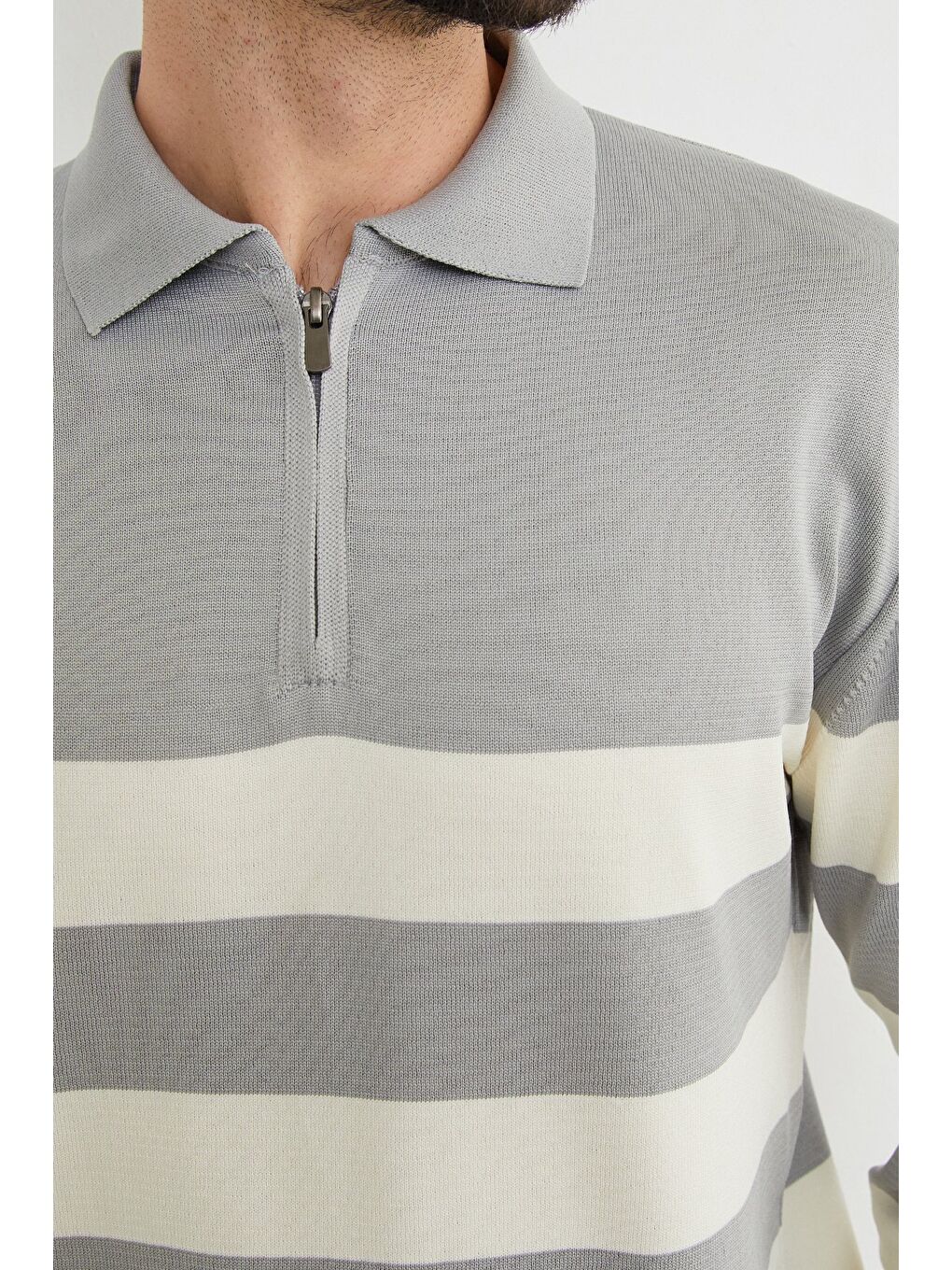 Gri Çizgili Yarım Fermuarlı Polo Yaka Triko Kazak-4