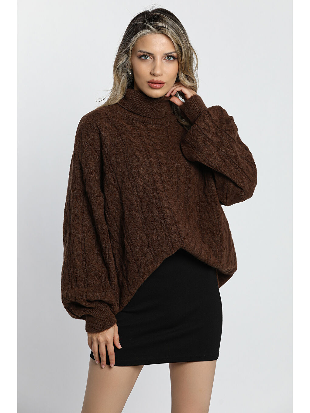 Kahverengi Kışlık Balıkçı Yaka Örgü Detaylı Kadın Salaş Triko Kazak-2