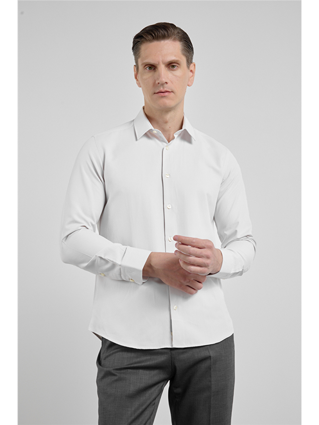 Koyu Bej Kendinden Desenli Sert Yaka Uzun Kol Cepsiz Slim Fit Pamuklu Gömlek 1004255283-2