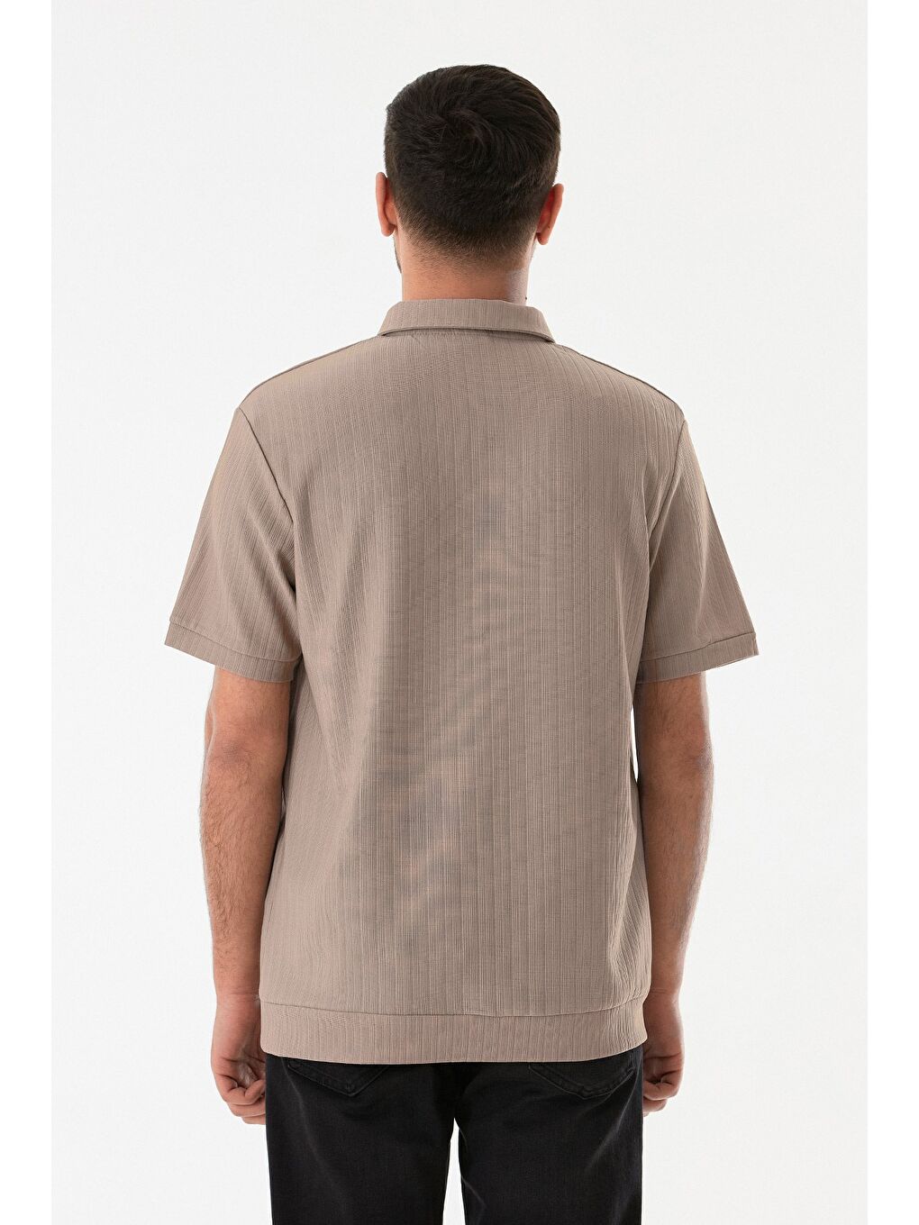 Kahverengi Yarım Fermuarlı Polo Yaka Jakarlı Tişört-3