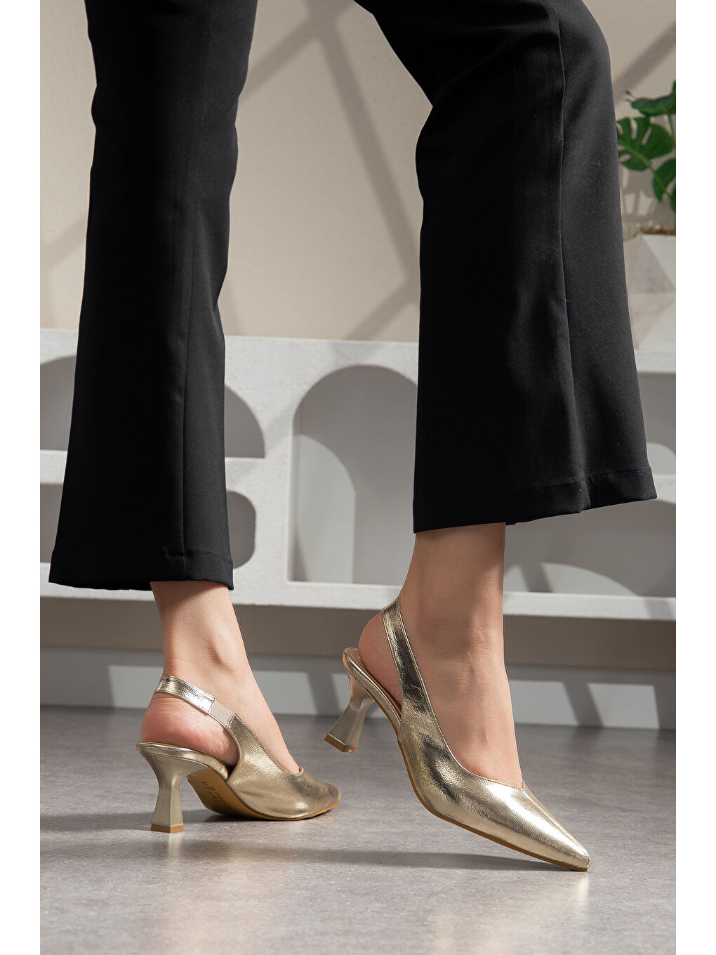 Sarı D2301 Günlük Ortopedik Kadın Klasik Topuklu Ayakkabı-3