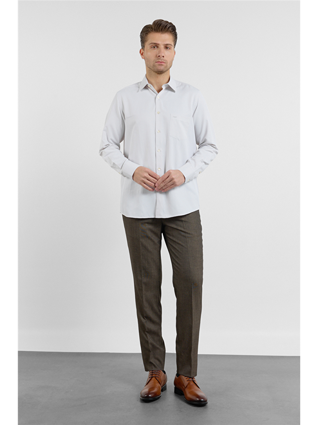 Koyu Bej Kendinden Desenli Sert Yaka Uzun Kol Cepli Comfort Fit Pamuklu Gömlek 1004255269-1