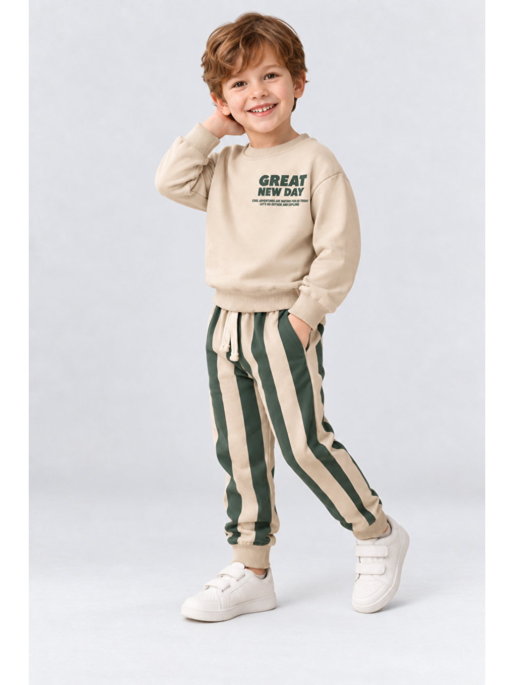 Yeşil Erkek Çocuk Great New Day Baskılı Sweatshirt Ve Çizgili Eşofman Altı 2’li Takım Ak124-2