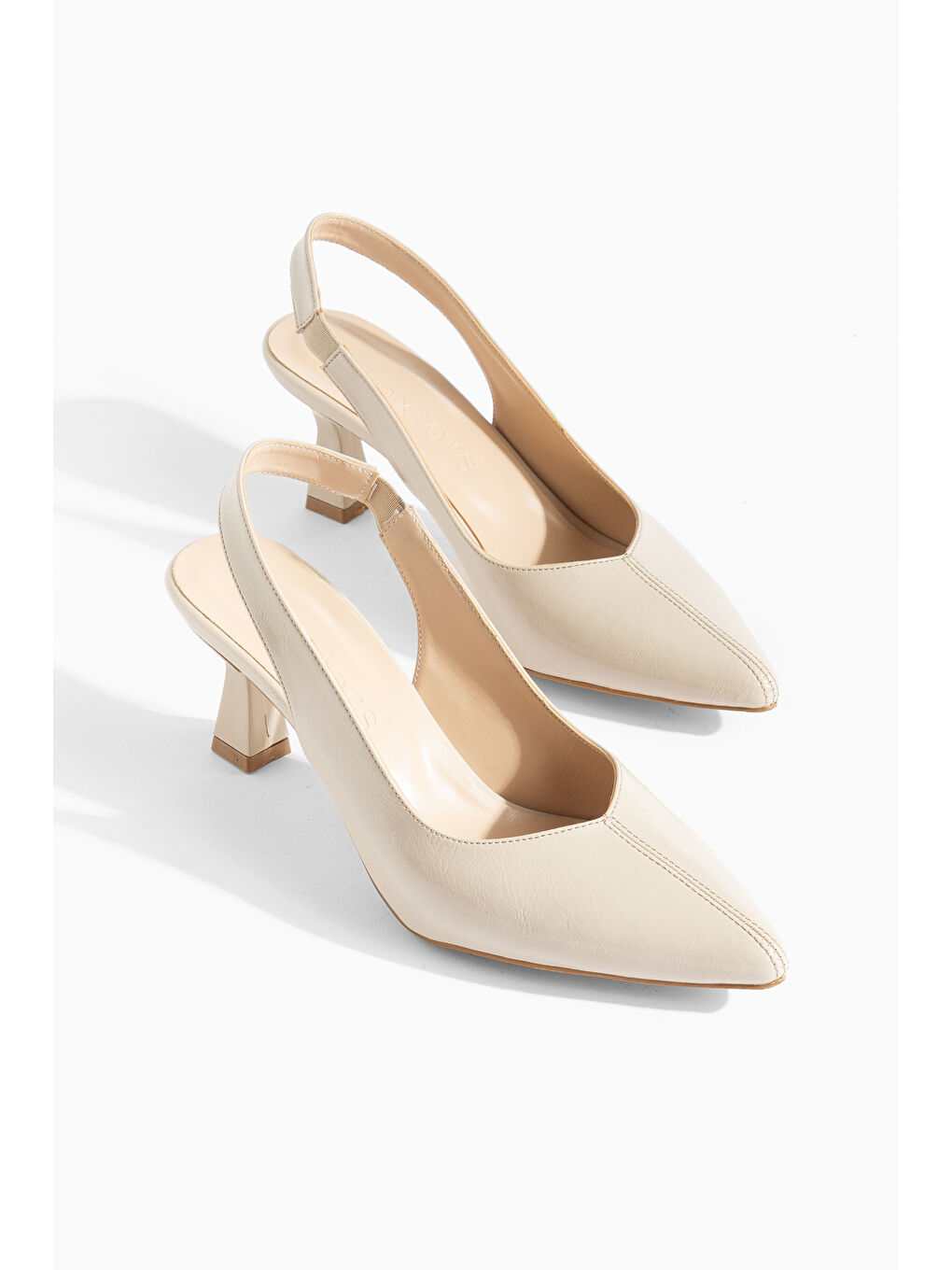 Bej D2301 Günlük Ortopedik Kadın Klasik Topuklu Ayakkabı