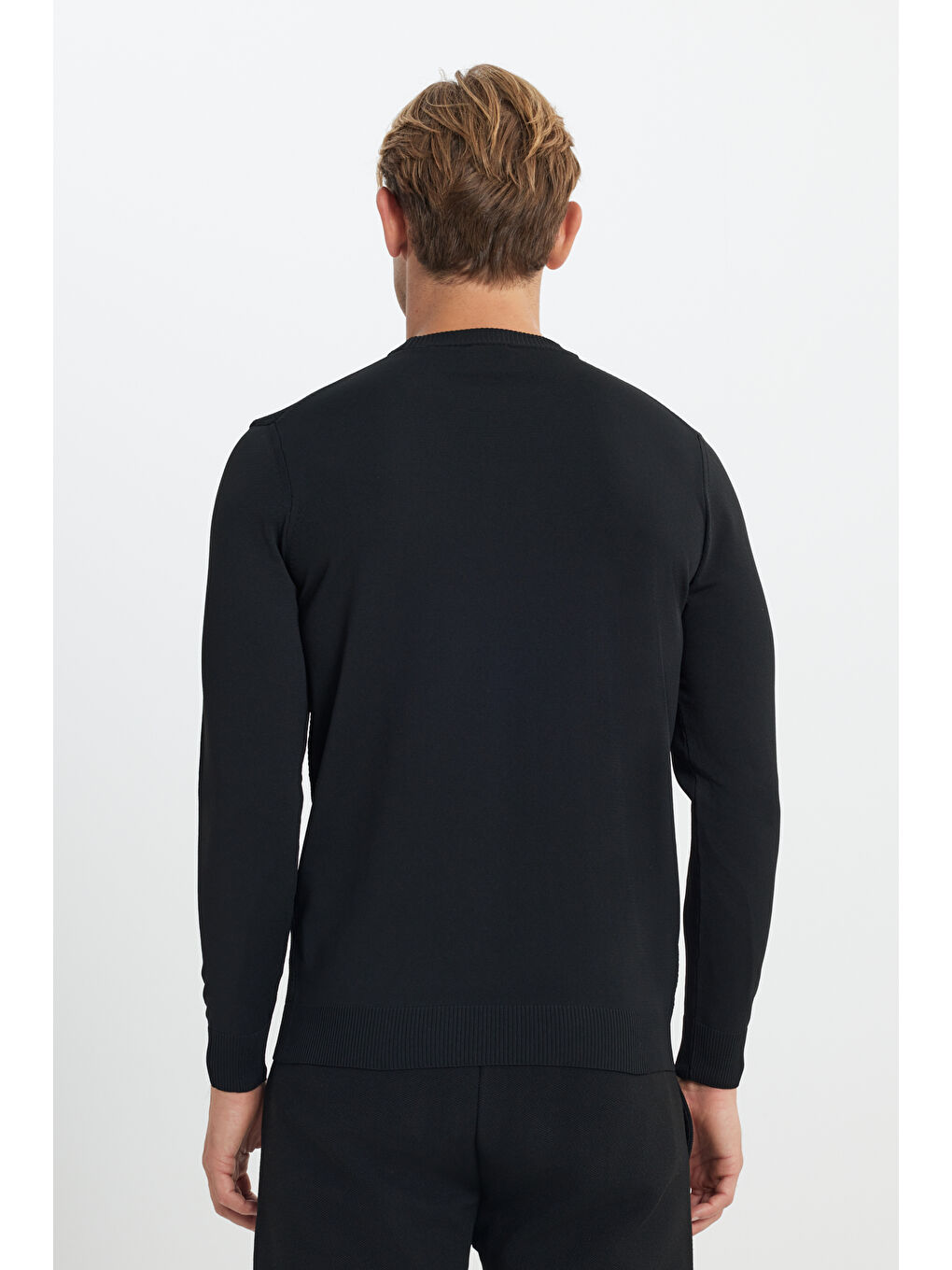 Erkek Siyah Standart Fit Normal Kesim Bisiklet Yaka Jakarlı Triko Kazak-5