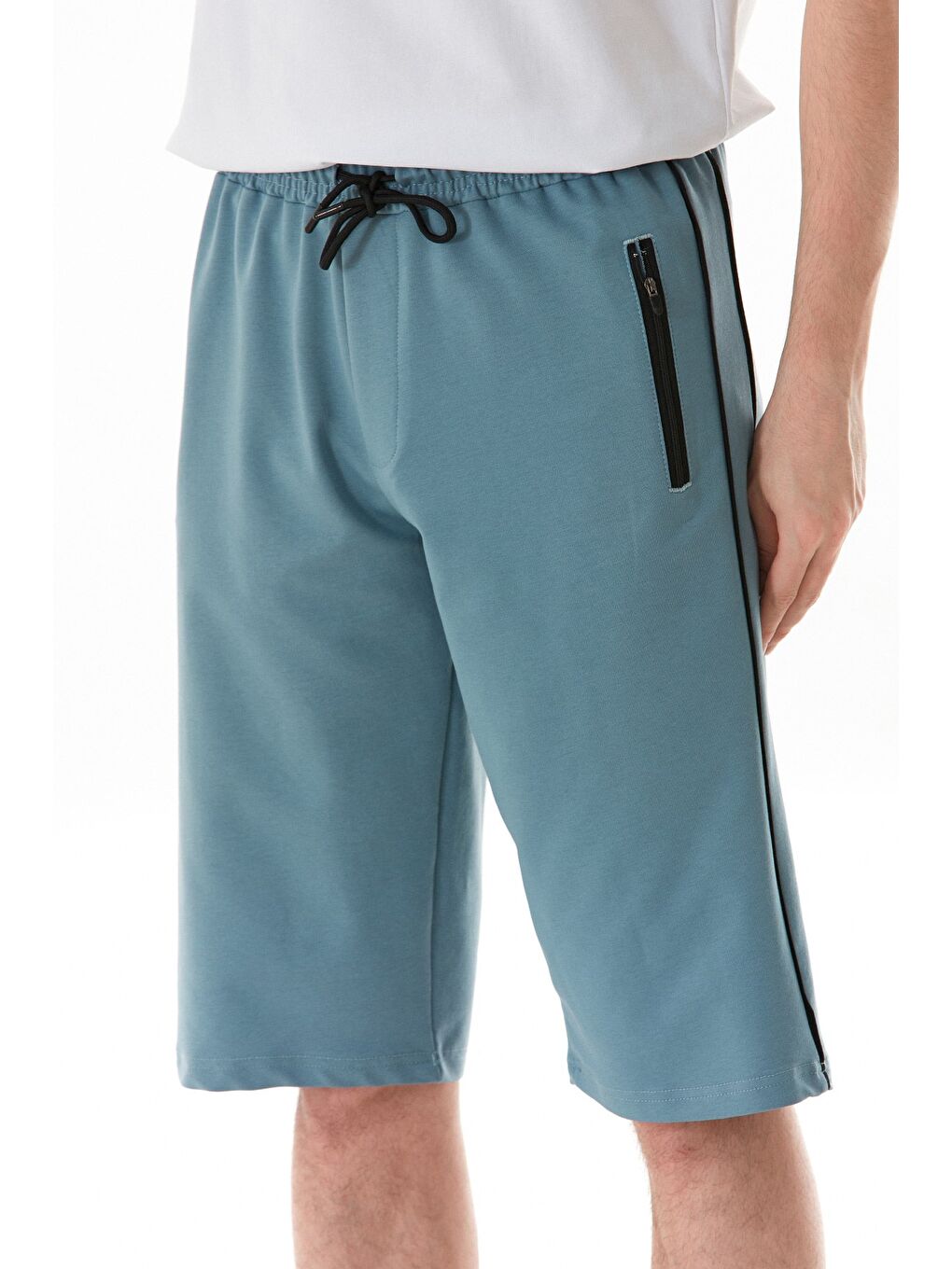 Mavi Basic Fermuarlı Beli Lastikli Şort-4