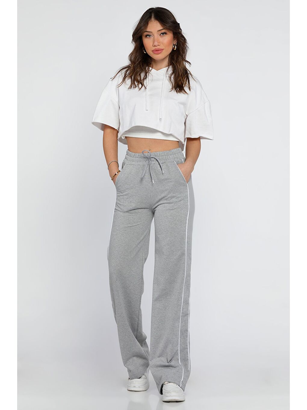 Gri Kadın Yüksek Bel Yan Çizgili Bol Paça Eşofman Altı