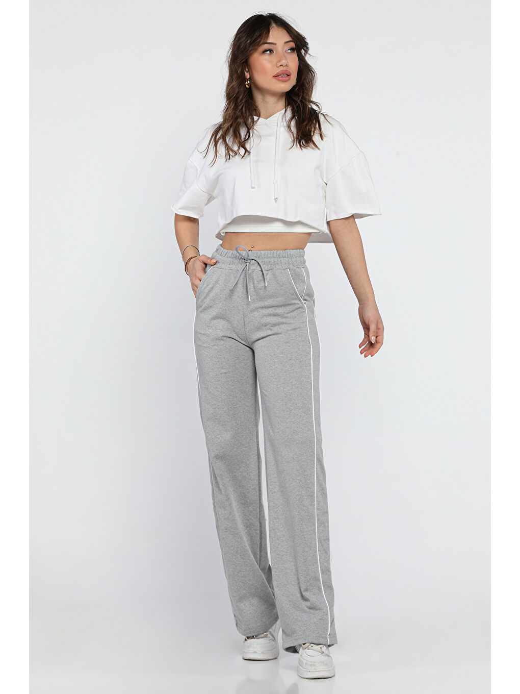 Gri Kadın Yüksek Bel Yan Çizgili Bol Paça Eşofman Altı-1