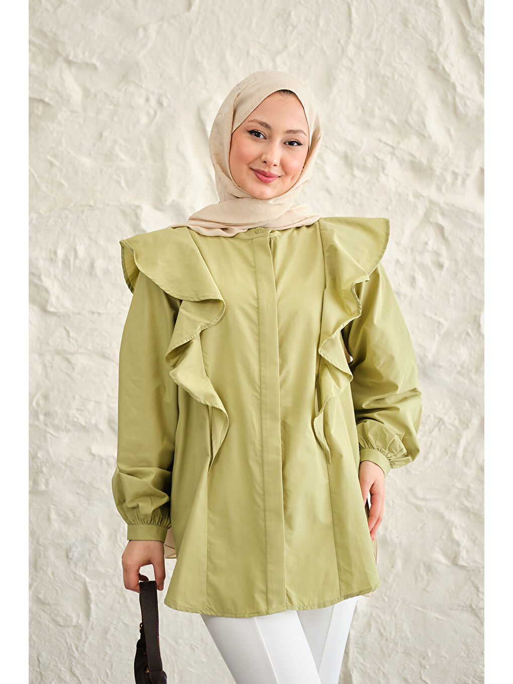 Kadın Gizli Düğme Detay Omuzdan Volanlı Gömlek Yeşil