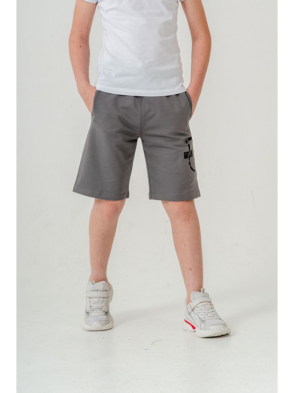 Gri Stay  Good Baskılı Cep Fermuarlı Erkek Çocuk Şort-3