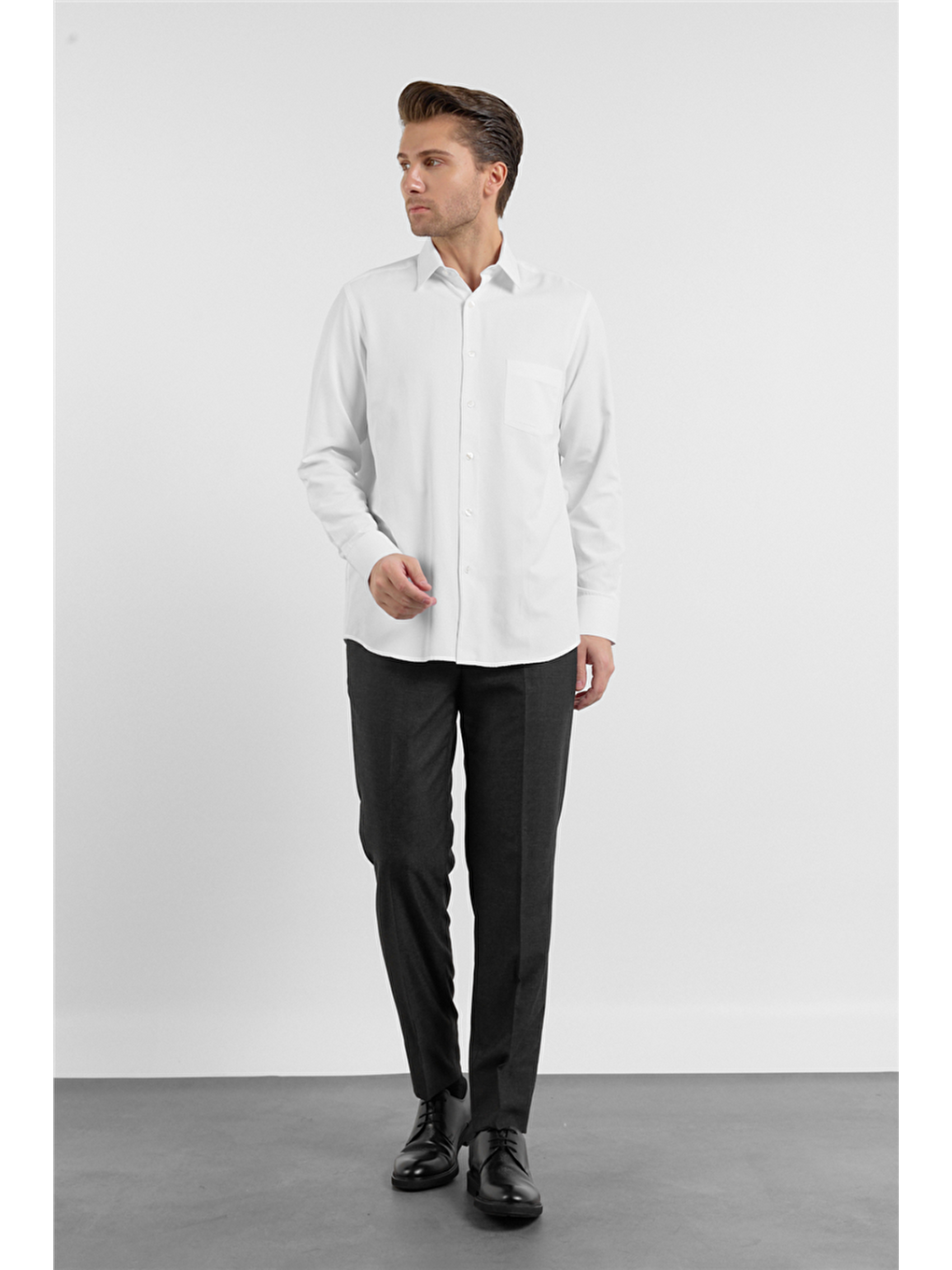 Beyaz Kendinden Desenli Sert Yaka Uzun Kol Cepli Comfort Fit Pamuklu Gömlek 1004255269-1