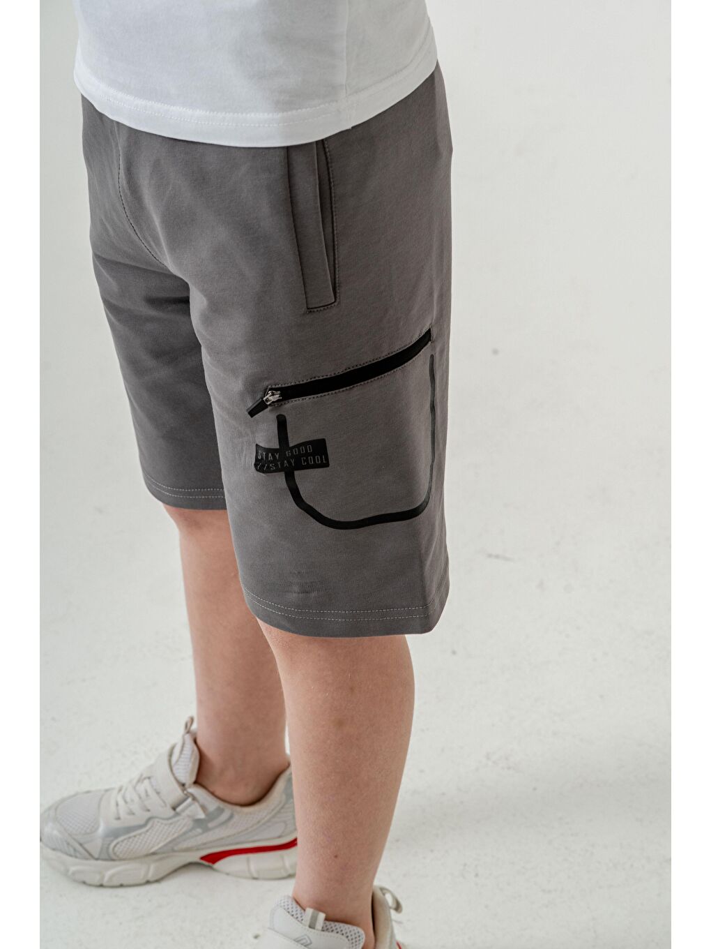 Gri Stay  Good Baskılı Cep Fermuarlı Erkek Çocuk Şort-5