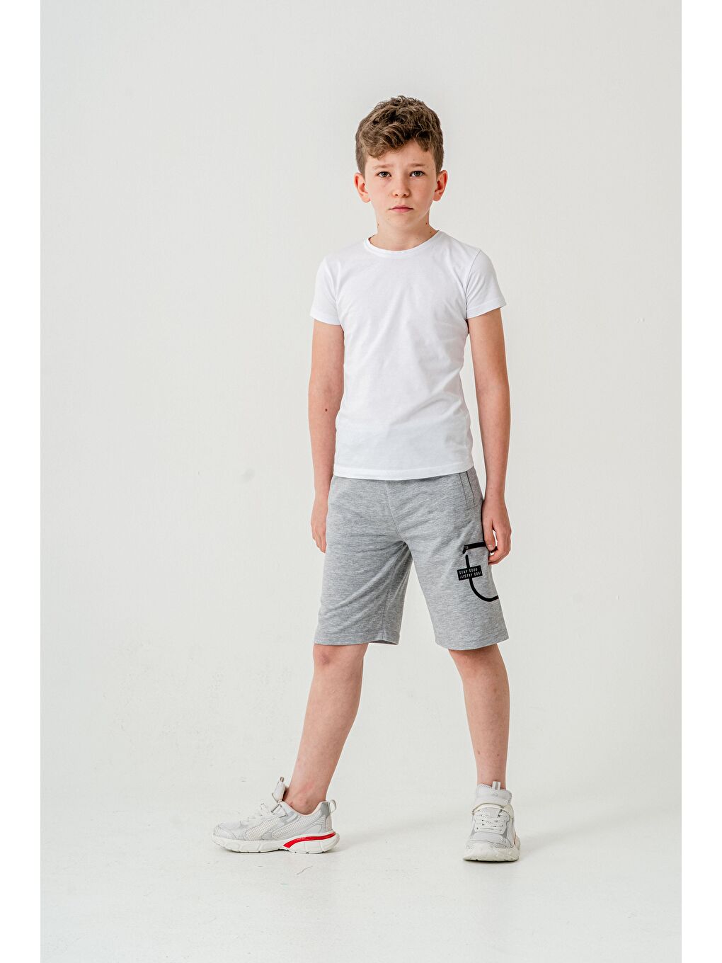 Gri Stay  Good Baskılı Cep Fermuarlı Erkek Çocuk Şort