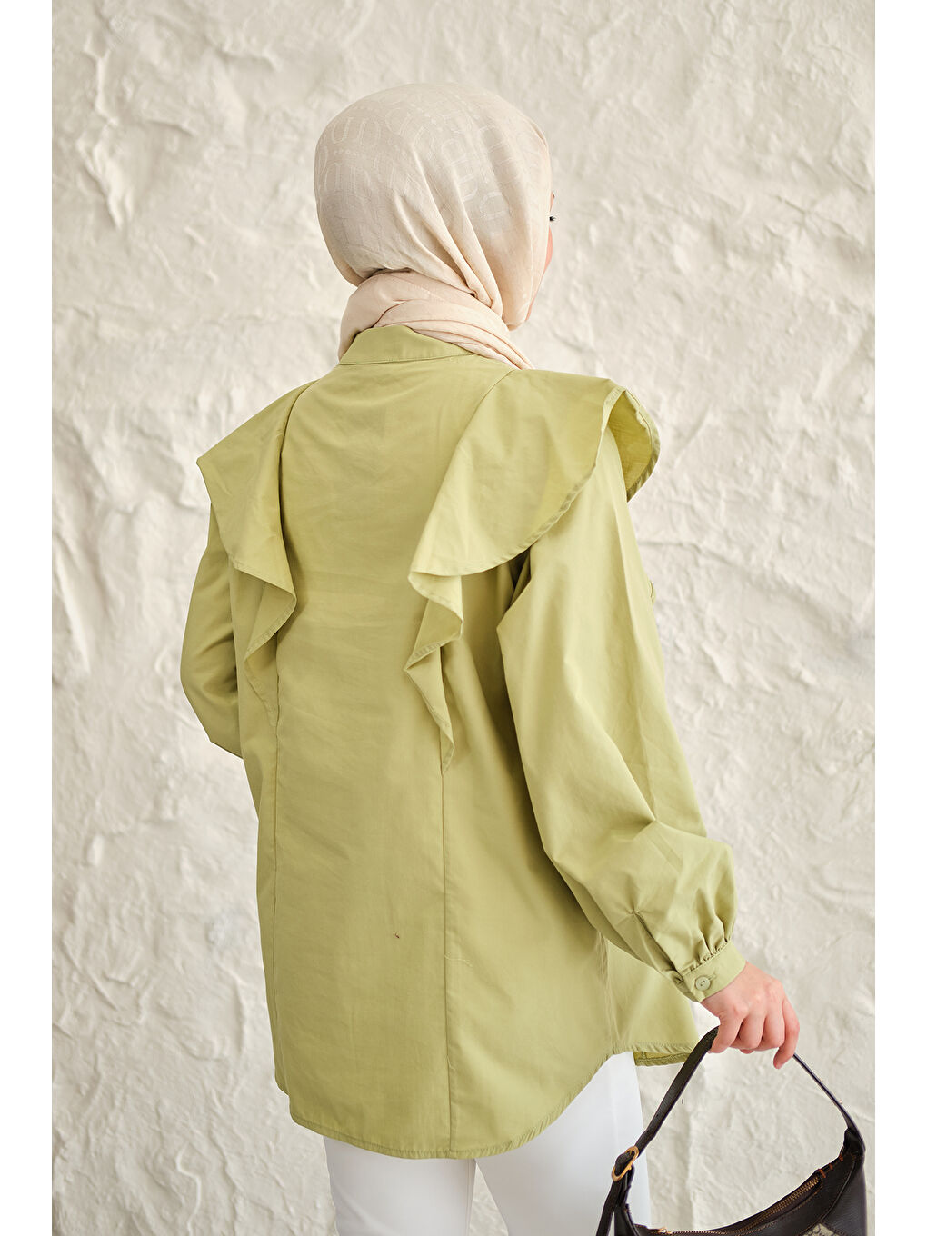 Kadın Gizli Düğme Detay Omuzdan Volanlı Gömlek Yeşil-4