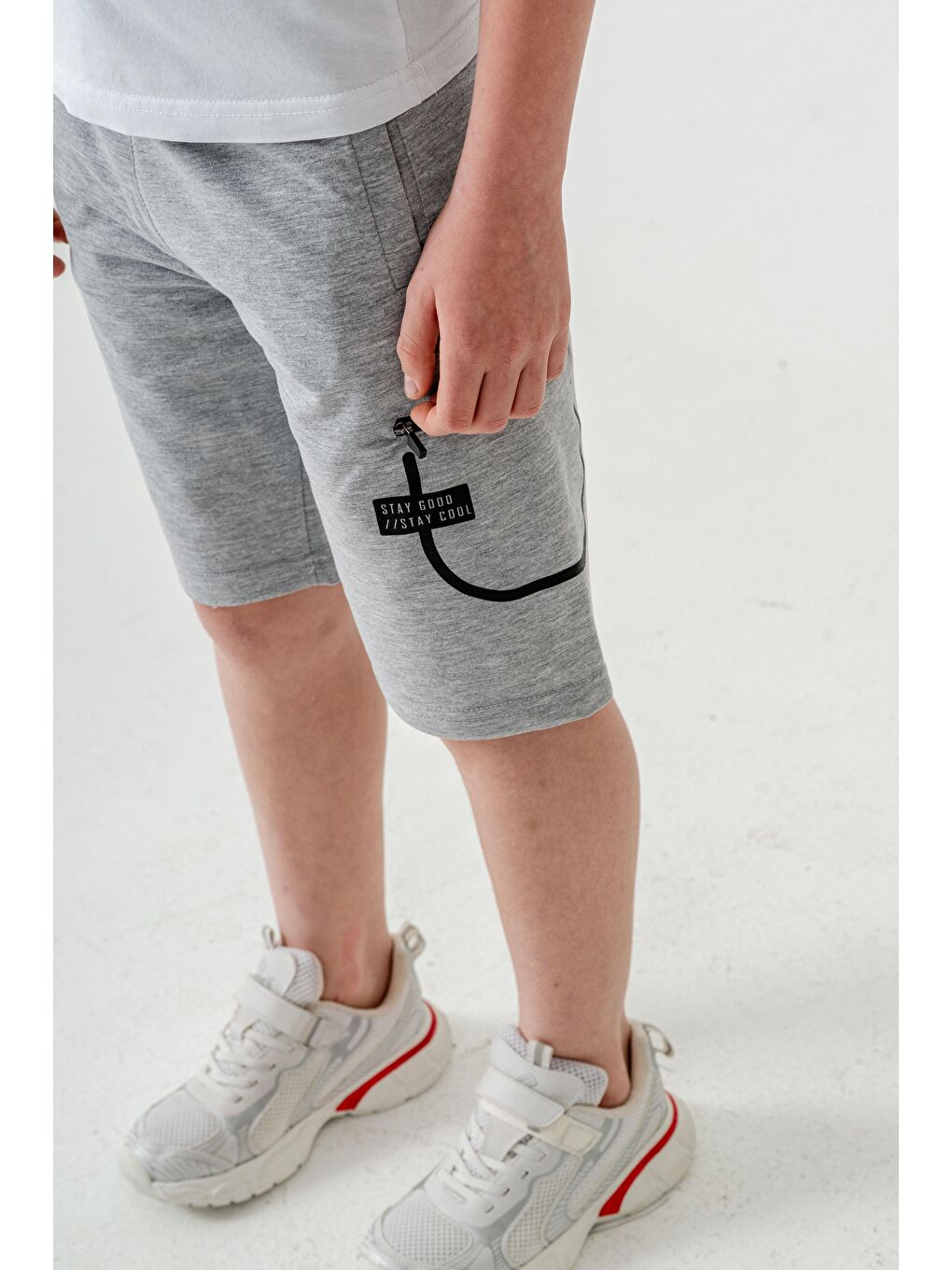 Gri Stay  Good Baskılı Cep Fermuarlı Erkek Çocuk Şort-6