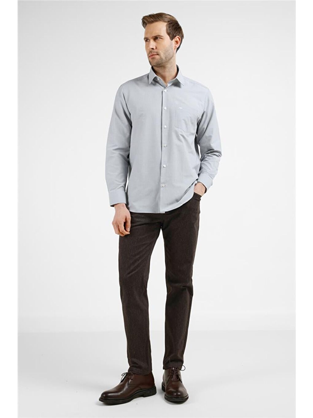 Siyah - Beyaz Kareli Desen Sert Yaka Uzun Kol Cepli Comfort Fit Pamuklu Gömlek 1004255221-1