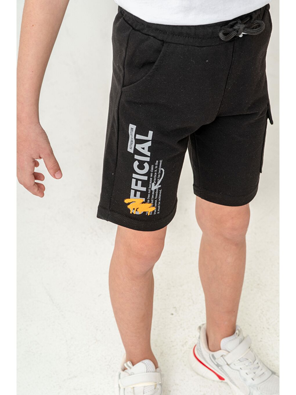 Siyah Offical Baskılı Kargo Cepli Erkek Çocuk Şort-4