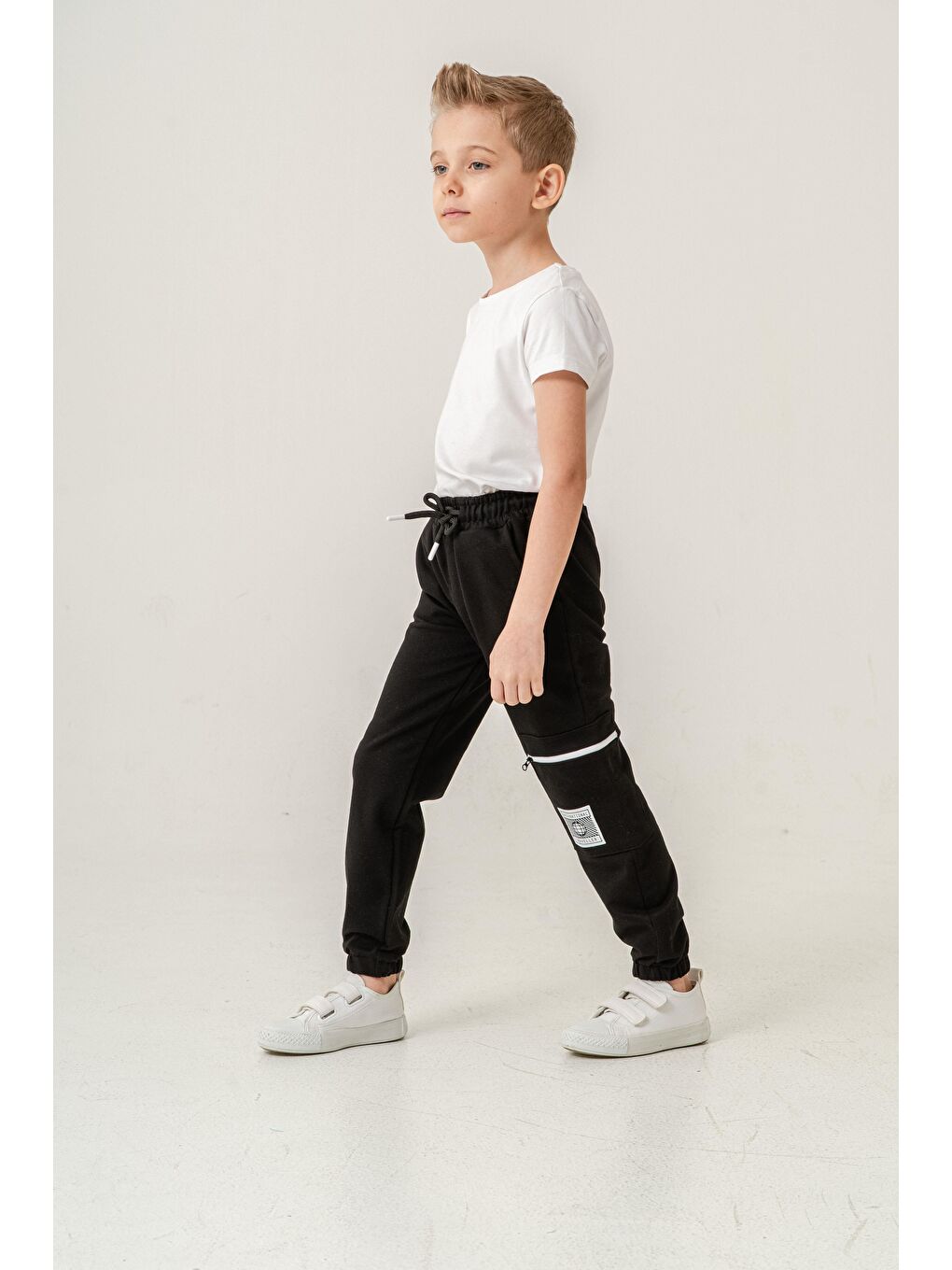Siyah Kargo Cepli Cep Kapagı International Traveller Baskılı Erkek Çocuk Eşofman Altı-1