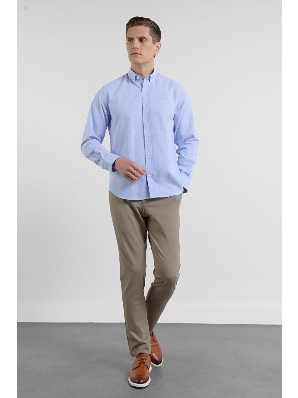 Açık Mavi Oxford Düğmeli Yaka Uzun Kol Cepsiz Slim Fit Pamuklu  Gömlek 1004260182-1