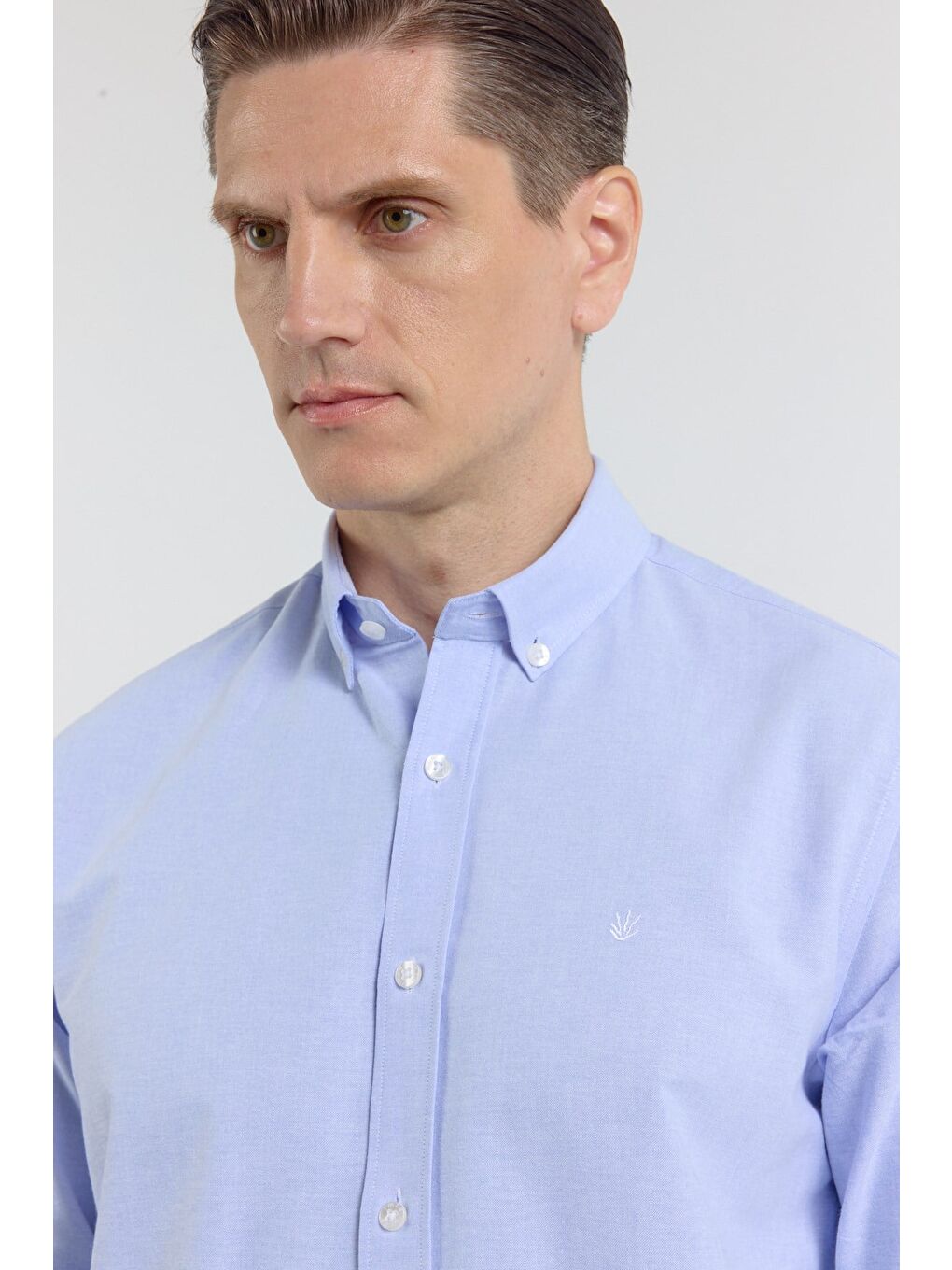 Açık Mavi Oxford Düğmeli Yaka Uzun Kol Cepsiz Slim Fit Pamuklu  Gömlek 1004260182-3