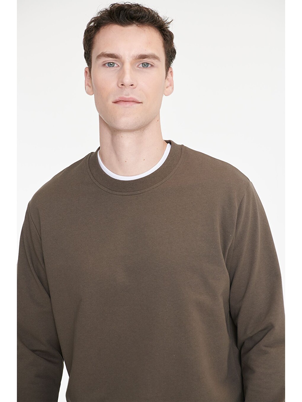 Erkek Haki Pamuklu Standart Fit Normal Kesim 2 İplik Bisiklet Yaka Sweatshirt-3