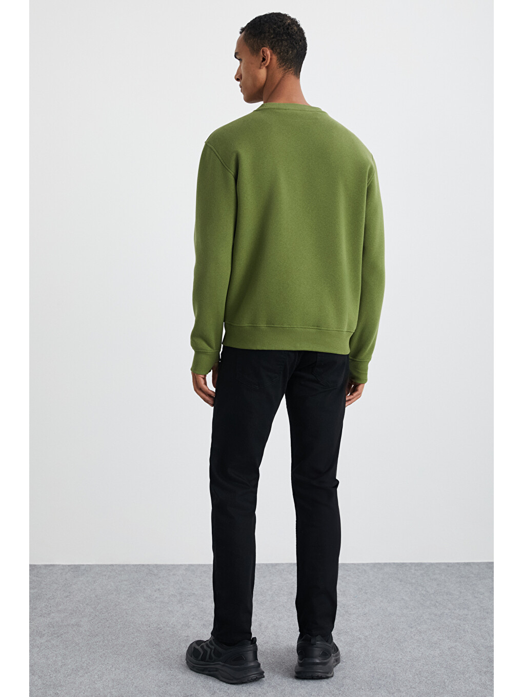 Yanke Erkek İçi Polarlı Önü Baskılı Yuvarlak Yaka Parmak Geçme Detaylı Açık Haki Sweatshirt-5