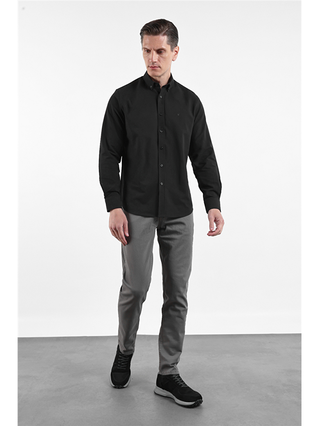 Siyah Oxford Düğmeli Yaka Uzun Kol Cepsiz Slim Fit Pamuklu  Gömlek 1004260182-1