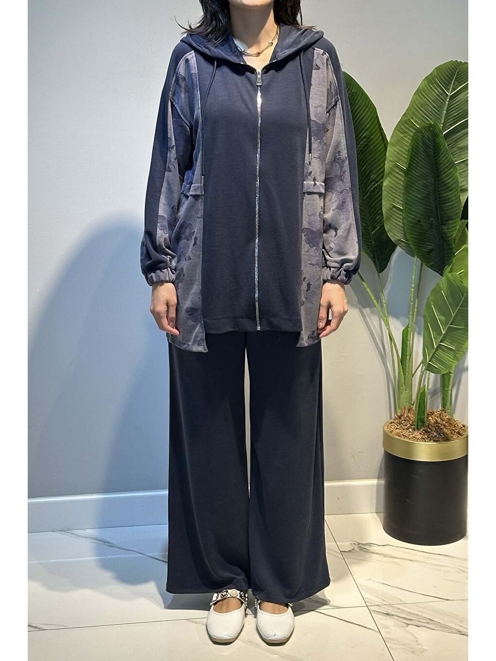 Çiçek ve Fermuar Detay Kap Pantolonlu Takım 70081-2 Lacivert-1