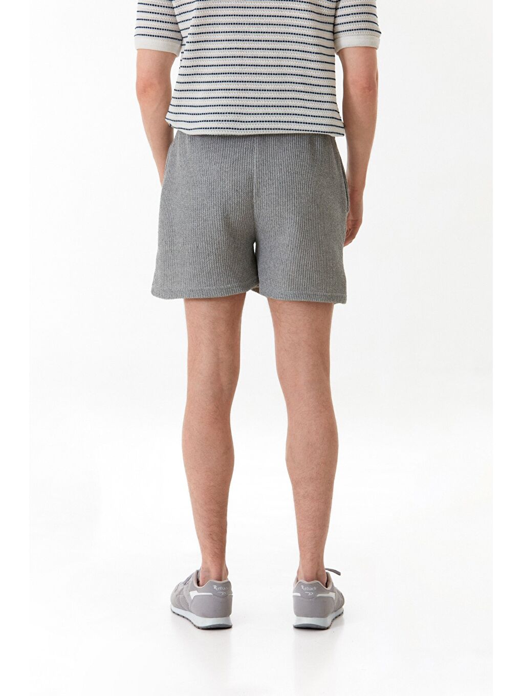 Gri 3 İplik Beli Bağcıklı Şort-3