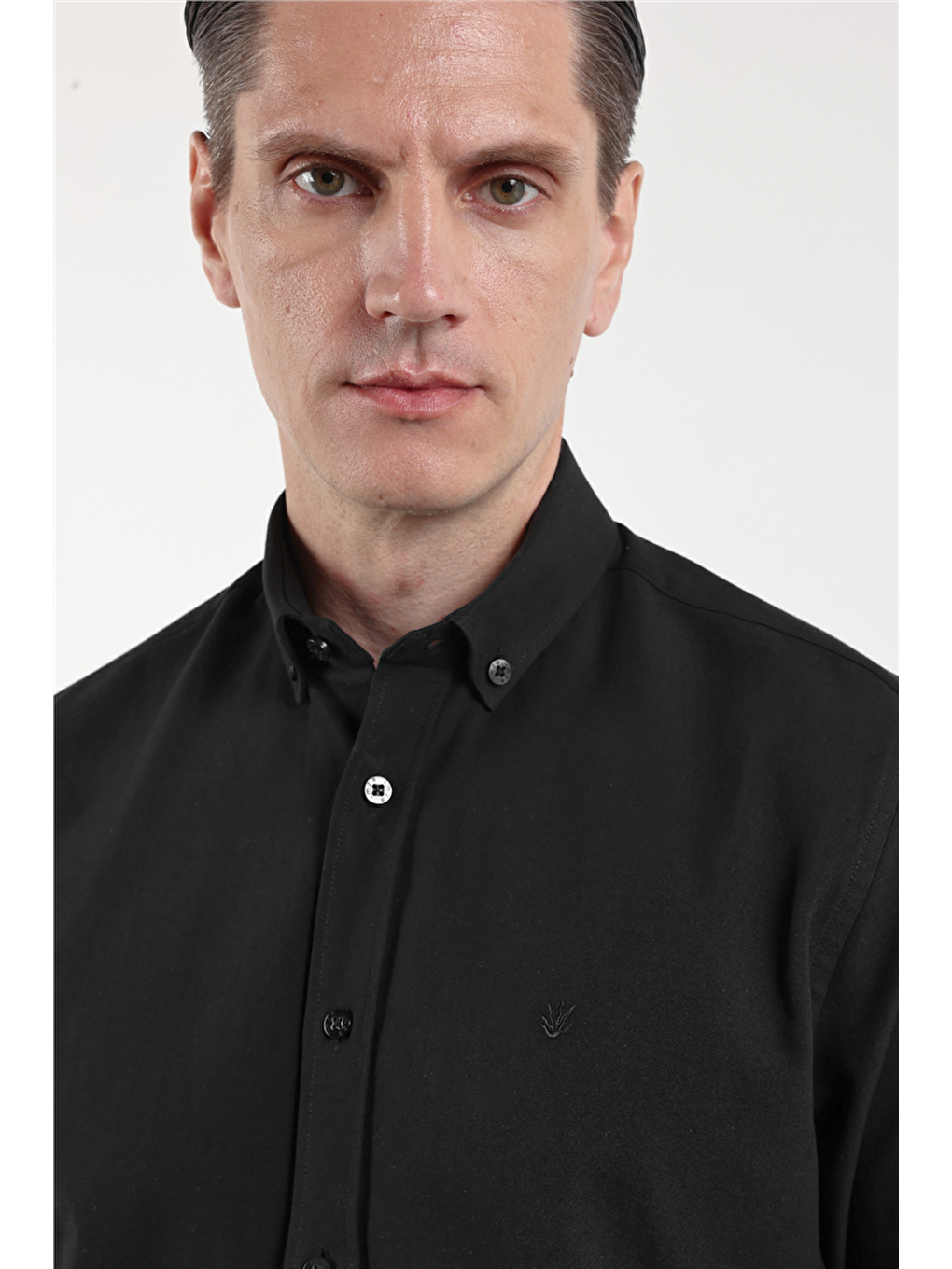 Siyah Oxford Düğmeli Yaka Uzun Kol Cepsiz Slim Fit Pamuklu  Gömlek 1004260182-3