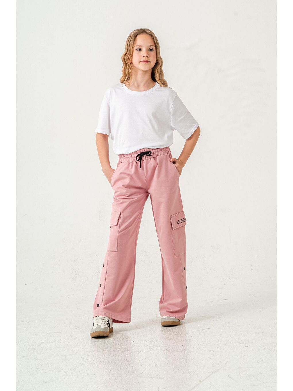 Pembe Kargo Cepli Paçalar Rivetli Cep Kapagı Inspiration Baskılı Kız Çocuk Eşofman Altı-1