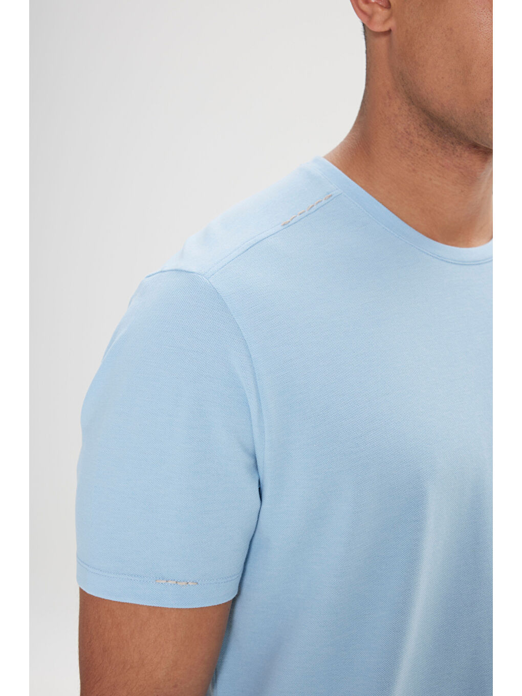 Erkek Açık Mavi Slim Fit Dar Kesim Pamuklu Bisiklet Yaka Tişört-3