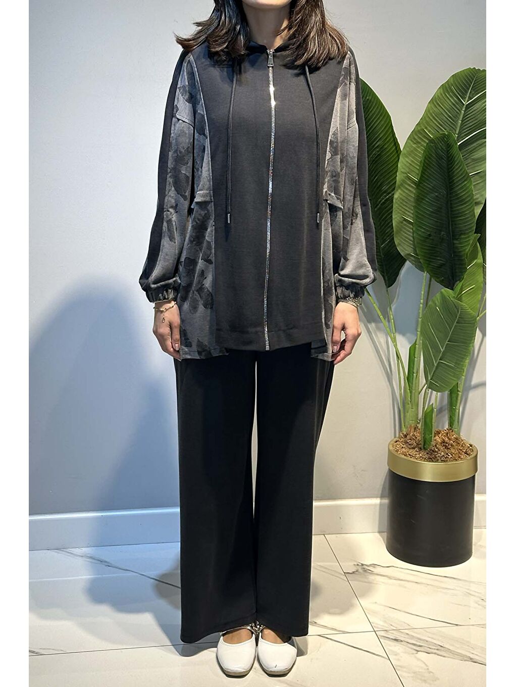 Çiçek ve Fermuar Detay Kap Pantolonlu Takım 70081-2 Siyah-1