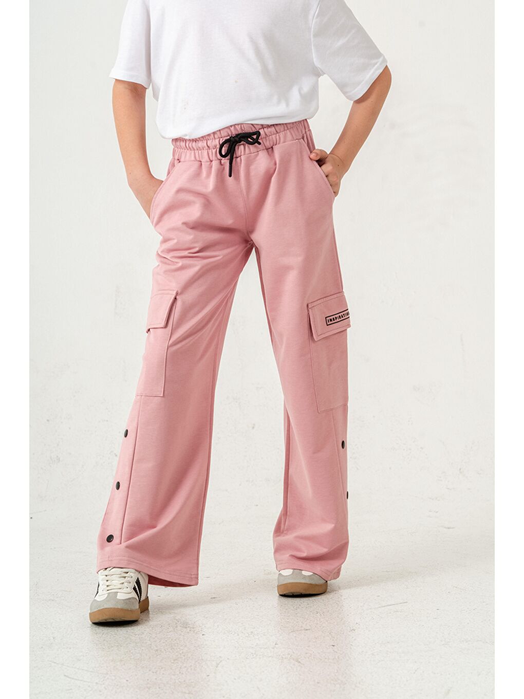 Pembe Kargo Cepli Paçalar Rivetli Cep Kapagı Inspiration Baskılı Kız Çocuk Eşofman Altı-3